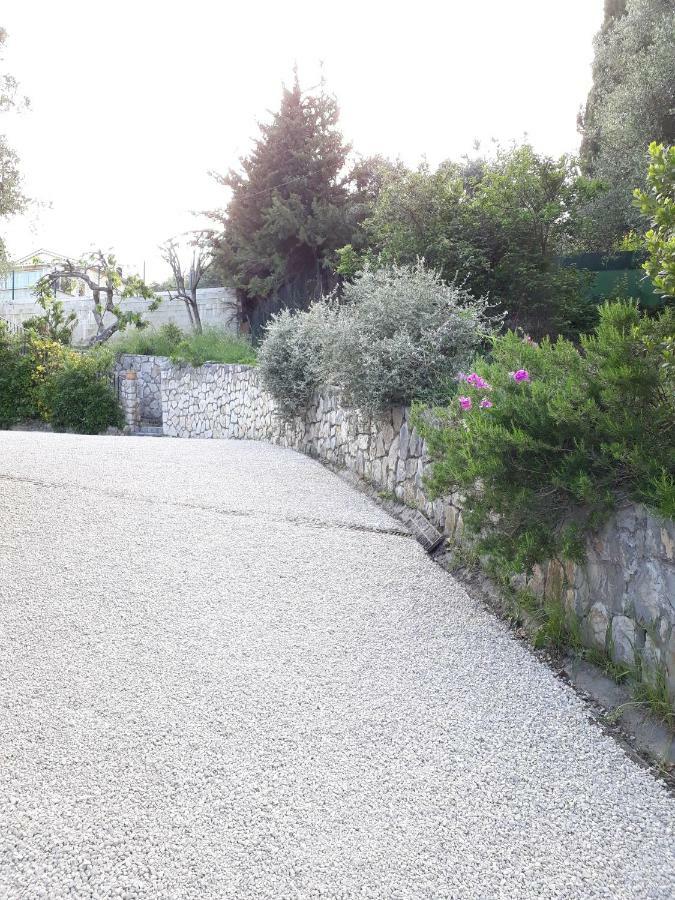 Villa Le Jardin de Lucette Le Rouret Exterior foto